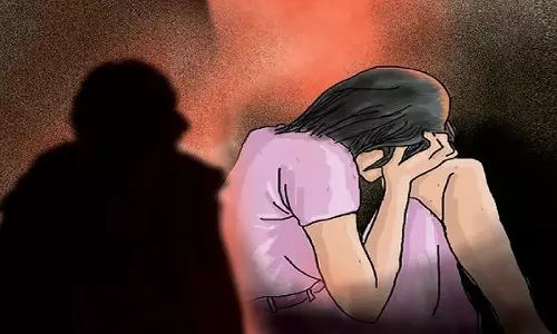 Sundergarh: नौवीं कक्षा की छात्रा का यौन उत्पीड़न करने के आरोप में साहित्य शिक्षक गिरफ्तार Sundergarh: नौवीं कक्षा की छात्रा का यौन उत्पीड़न करने के आरोप में साहित्य शिक्षक गिरफ्तार