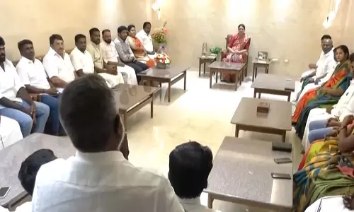 AIADMK से निष्कासित नेता शशिकला ने तमिलनाडु चुनावों के लिए अपने समर्थकों के साथ बैठक की