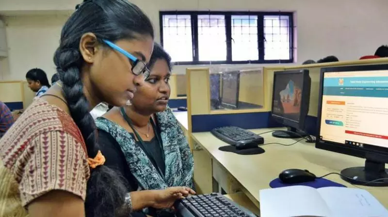 Colleges करियर काउंसलिंग की मांग पूरी करने के लिए संघर्ष कर रहे हैं Colleges करियर काउंसलिंग की मांग पूरी करने के लिए संघर्ष कर रहे हैं