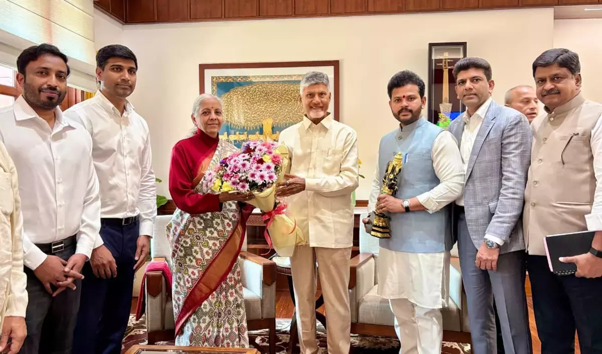 Chief Minister ने केंद्र से अमरावती को राज्य की राजधानी के तौर पर कानूनी दर्जा देने की अपील की Chief Minister ने केंद्र से अमरावती को राज्य की राजधानी के तौर पर कानूनी दर्जा देने की अपील की