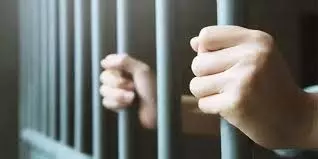 Bihar : बक्सर-फतुहा पैसेंजर ट्रेन लूटकांड का 24 घंटे में खुलासा,दो बदमाश गिरफ्तार Bihar : बक्सर-फतुहा पैसेंजर ट्रेन लूटकांड का 24 घंटे में खुलासा,दो बदमाश गिरफ्तार