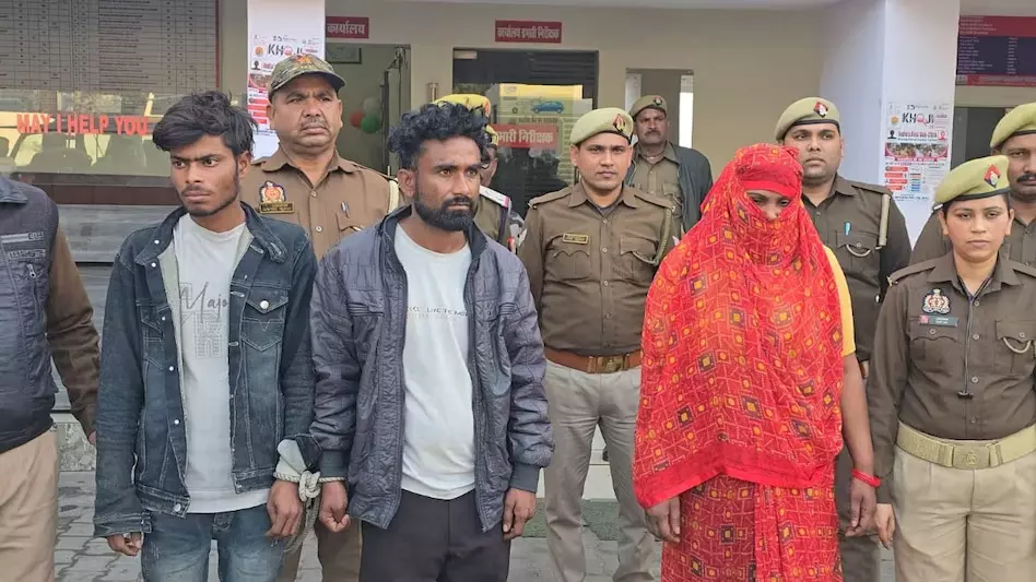 महिला ने फेसबुकिया प्यार पाने पति को रास्ते से हटाया, सनसनीखेज हत्या का खुलासा महिला ने फेसबुकिया प्यार पाने पति को रास्ते से हटाया, सनसनीखेज हत्या का खुलासा