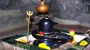 Shivling water pot: क्या आप जानते हैं शिवलिंग पर टपकती मटकी का नाम Shivling water pot: क्या आप जानते हैं शिवलिंग पर टपकती मटकी का नाम