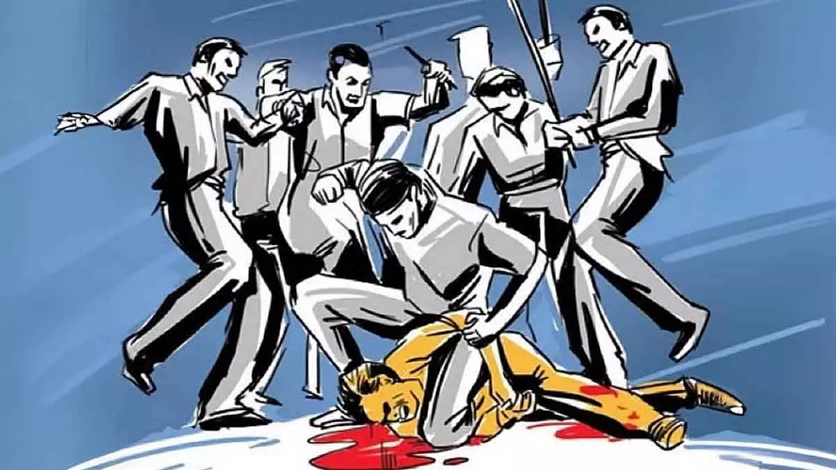 Maharashtra : नासिक में एक अनजान गैंग ने दुकान में तोड़फोड़ की, मारपीट कैमरे में कैद हुई Maharashtra : नासिक में एक अनजान गैंग ने दुकान में तोड़फोड़ की, मारपीट कैमरे में कैद हुई