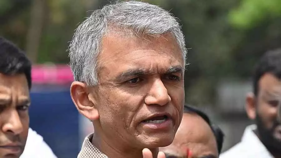 कर्नाटक सरकार हावेरी कन्वेंशन में एक लाख लोगों को टाइटल डीड बांटेगी: Krishna Byre Gowda कर्नाटक सरकार हावेरी कन्वेंशन में एक लाख लोगों को टाइटल डीड बांटेगी: Krishna Byre Gowda
