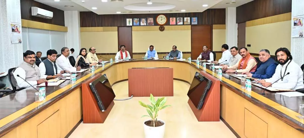 CM विष्णुदेव साय की अध्यक्षता में कैबिनेट की बैठक शुरू CM विष्णुदेव साय की अध्यक्षता में कैबिनेट की बैठक शुरू
