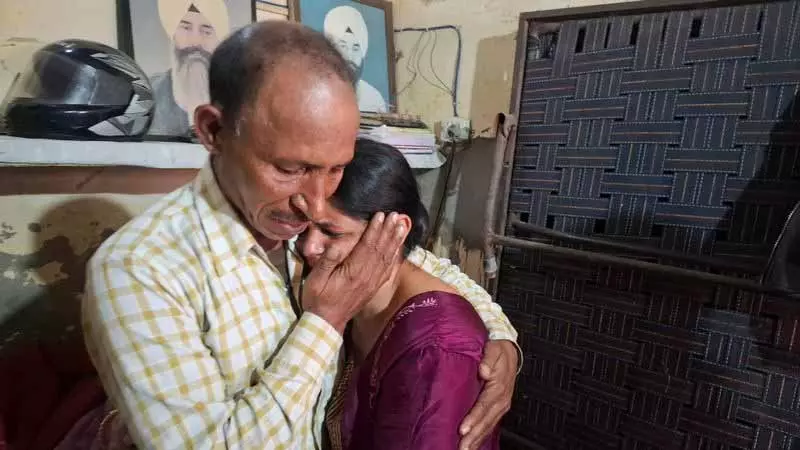 Ludhiana में शादी से पहले डांस को लेकर झगड़ा, दुल्हन के चाचा पर तलवारों से हमला Ludhiana में शादी से पहले डांस को लेकर झगड़ा, दुल्हन के चाचा पर तलवारों से हमला