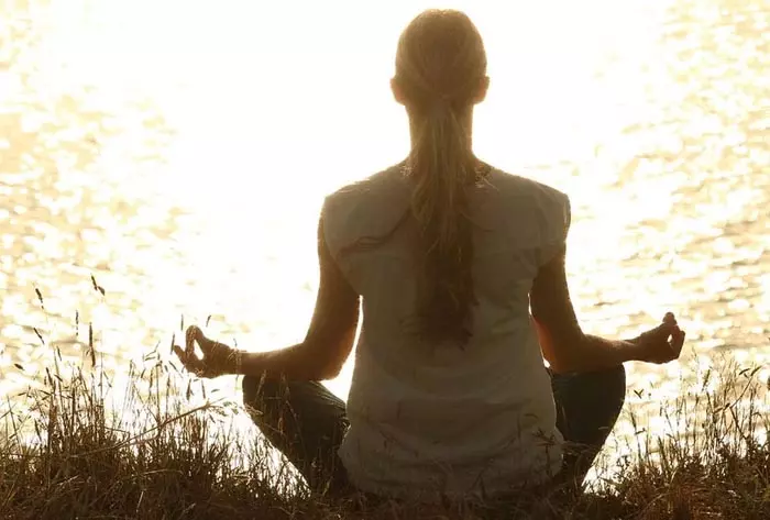 Yoga Tips: बेहतर स्वास्थ्य के लिए हर उम्र वालों को जरूर करने चाहिए ये योगासन Yoga Tips: बेहतर स्वास्थ्य के लिए हर उम्र वालों को जरूर करने चाहिए ये योगासन