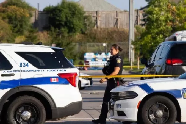 Canada के स्कूल में गोलीबारी में बंदूकधारी समेत दस लोगों की मौत Canada के स्कूल में गोलीबारी में बंदूकधारी समेत दस लोगों की मौत