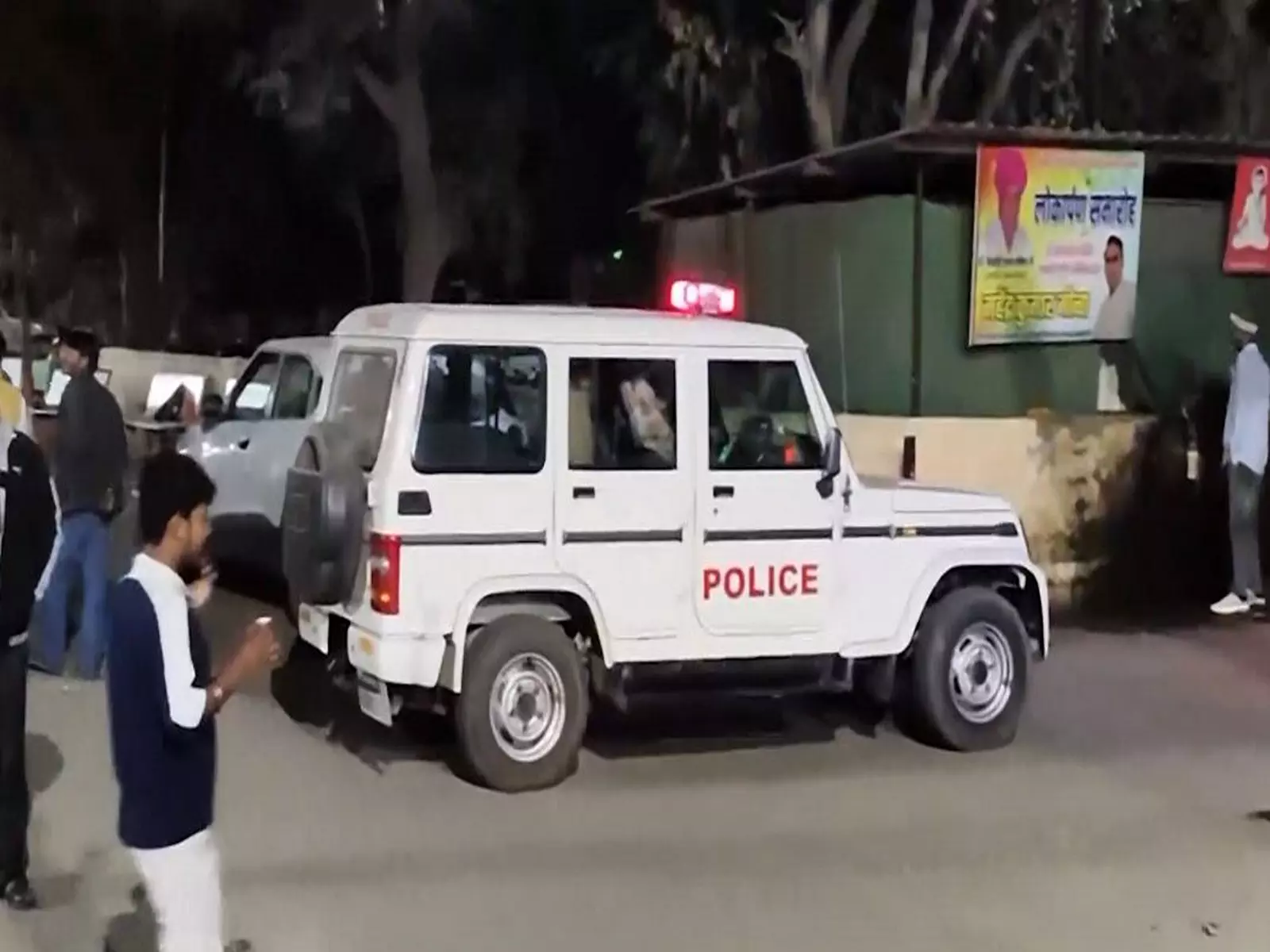 NH-21 पर कैलाई के पास भीषण सड़क दुर्घटना, छह लोगों की मौत NH-21 पर कैलाई के पास भीषण सड़क दुर्घटना, छह लोगों की मौत