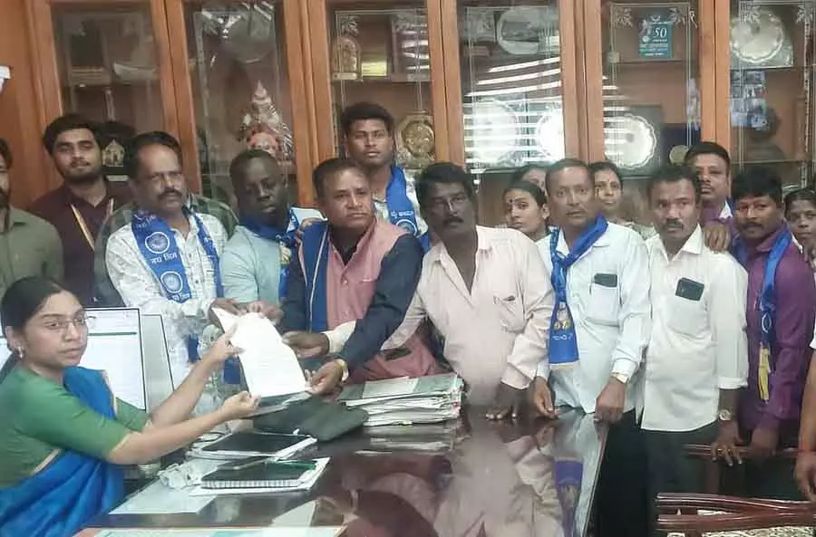 Karnataka : अनुसूचित जातियों के लिए बजट का 24 प्रतिशत आवंटित करने की मांग Karnataka : अनुसूचित जातियों के लिए बजट का 24 प्रतिशत आवंटित करने की मांग