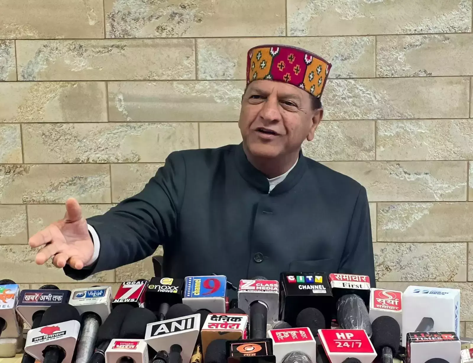 Shimla: सुक्खू सरकार पर भाजपा का हमला Shimla: सुक्खू सरकार पर भाजपा का हमला