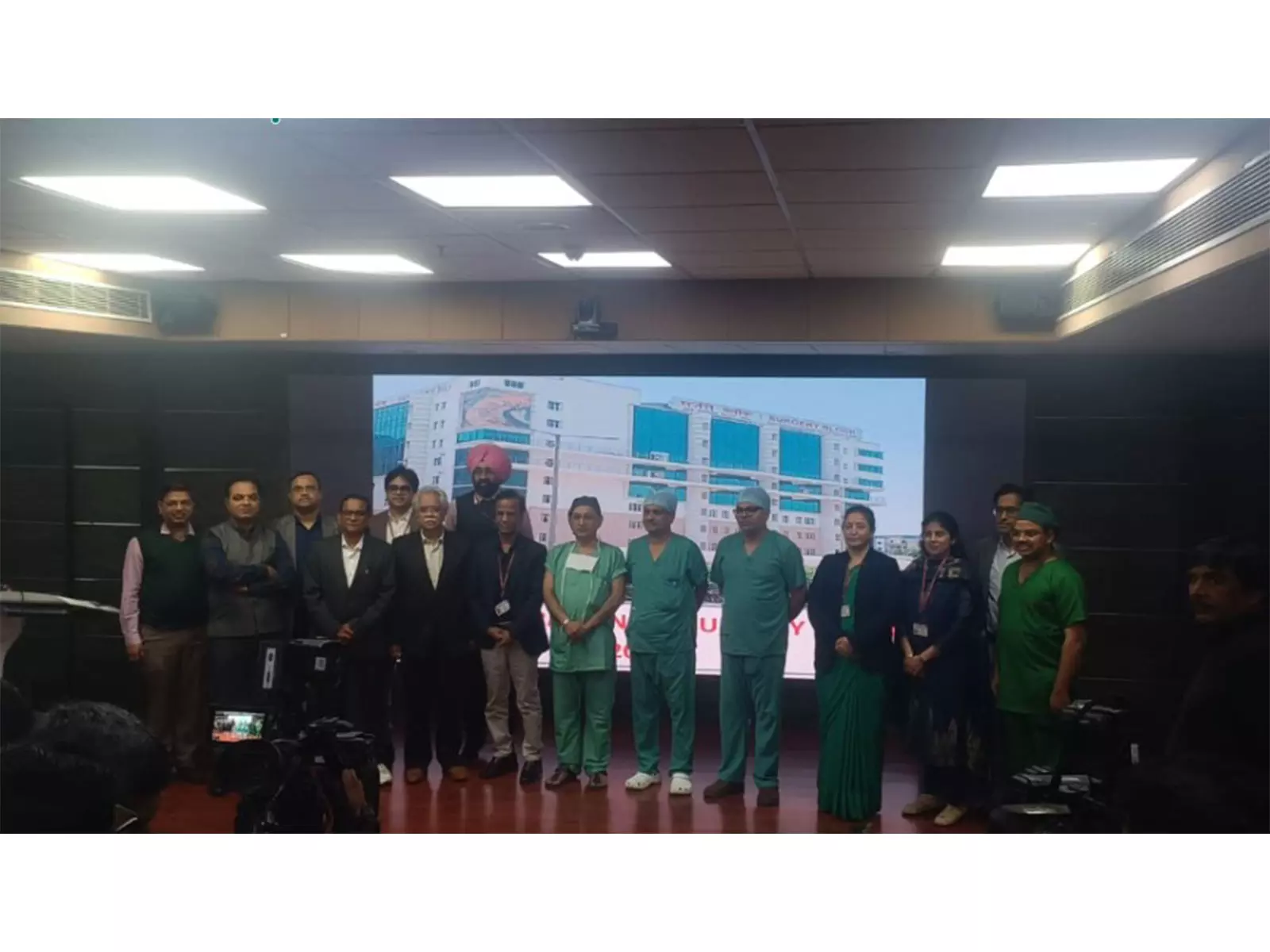 AIIMS में एसिड निगलने के मामलों की भी सर्जरी AIIMS में एसिड निगलने के मामलों की भी सर्जरी