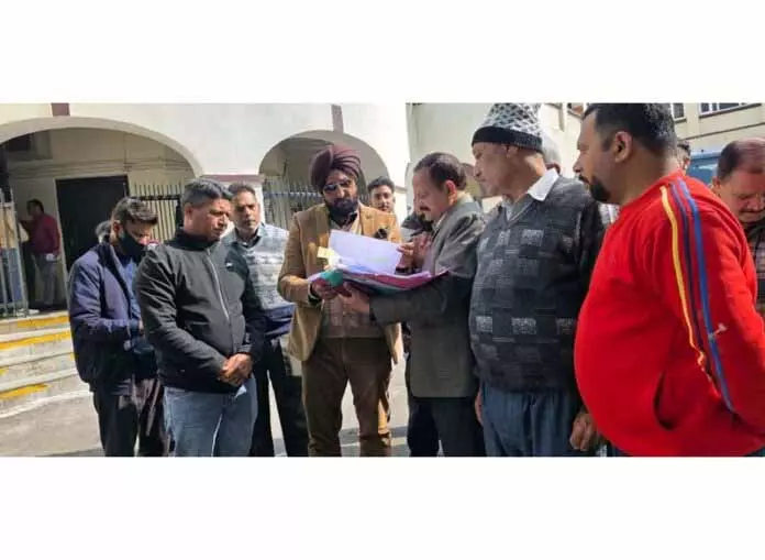 परिवहन मंत्री को माफी मांगनी चाहिए: Tony परिवहन मंत्री को माफी मांगनी चाहिए: Tony