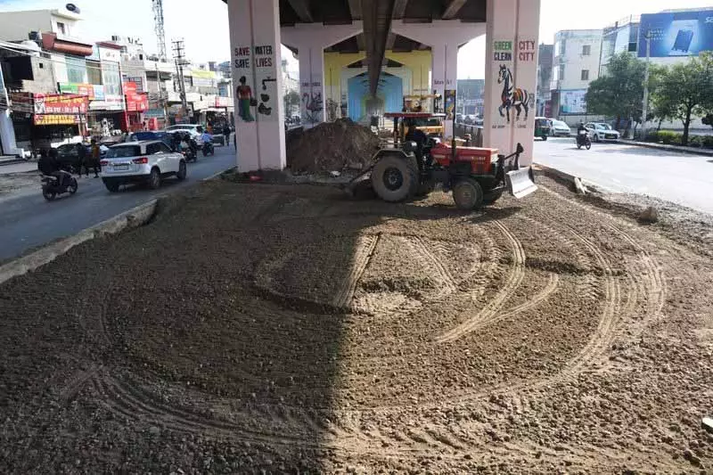Zirakpur फ्लाईओवर के नीचे दो नए पॉइंट से यू-टर्न लें Zirakpur फ्लाईओवर के नीचे दो नए पॉइंट से यू-टर्न लें