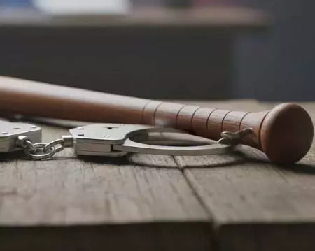 ईरानी डेरा में पुलिस की बड़ी छापेमारी, कई अपराधी गिरफ्तार ईरानी डेरा में पुलिस की बड़ी छापेमारी, कई अपराधी गिरफ्तार