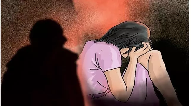 Sundergarh: नौवीं कक्षा की छात्रा का यौन उत्पीड़न करने के आरोप में साहित्य शिक्षक गिरफ्तार Sundergarh: नौवीं कक्षा की छात्रा का यौन उत्पीड़न करने के आरोप में साहित्य शिक्षक गिरफ्तार