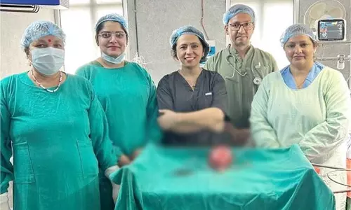 Himachal : घुमारवीं अस्पताल की मैडीकल टीम ने महिला के पेट से निकाली 1 किलो की रसौली Himachal : घुमारवीं अस्पताल की मैडीकल टीम ने महिला के पेट से निकाली 1 किलो की रसौली
