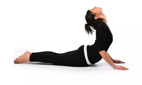 Yoga Tips: बाहर निकले पेट से हैं परेशान तो करें इन योगासनों का अभ्यास Yoga Tips: बाहर निकले पेट से हैं परेशान तो करें इन योगासनों का अभ्यास
