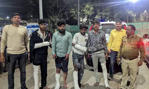 Indore : दो गुटों के बीच झगड़े में युवक की हत्या, चार गिरफ्तार Indore : दो गुटों के बीच झगड़े में युवक की हत्या, चार गिरफ्तार