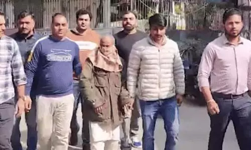 OMG! तांत्रिक पुलिस के हत्थे चढ़ा, आखिरकार तीन लाशों की गुत्थी सुलझी, VIDEO OMG! तांत्रिक पुलिस के हत्थे चढ़ा, आखिरकार तीन लाशों की गुत्थी सुलझी, VIDEO
