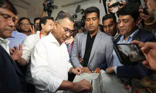 BNP चेयरमैन तारिक रहमान ने वोट डालने के बाद कहा, Bangladesh के लोग इस दिन का इंतजार कर रहे थे BNP चेयरमैन तारिक रहमान ने वोट डालने के बाद कहा, Bangladesh के लोग इस दिन का इंतजार कर रहे थे