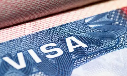 100 US सांसदों ने संभावित स्टाफिंग संकट का हवाला देते हुए H-1B फीस में राहत मांगी
