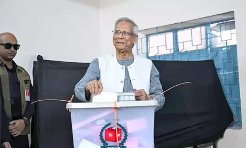 ढाका में यूनुस ने डाला वोट, चुनाव को ‘नए बांग्लादेश का जन्मदिन’ बताया ढाका में यूनुस ने डाला वोट, चुनाव को ‘नए बांग्लादेश का जन्मदिन’ बताया