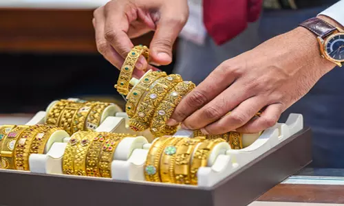 कीमती धातुओं में बड़ा उतार-चढ़ाव, तेजी के बाद फिर गिरा सोने-चांदी का भाव