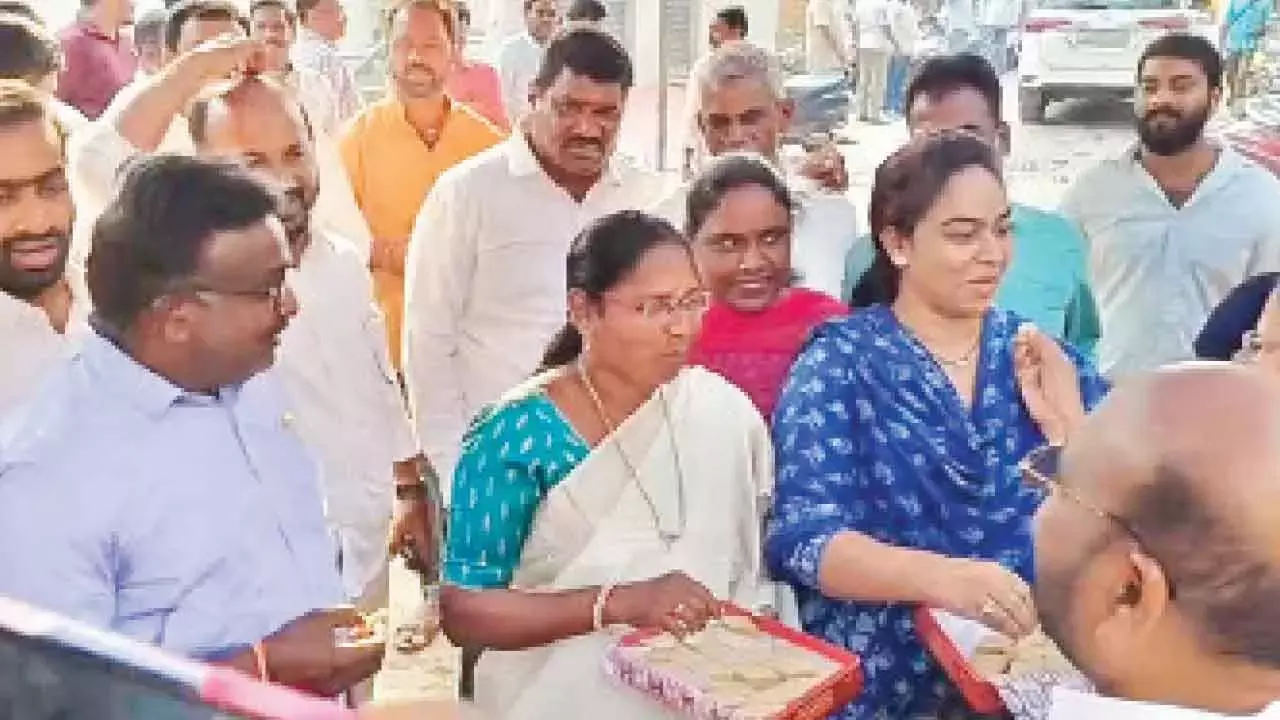 Rambabu को विरोध प्रदर्शन मामले में जमानत मिली, वाईएसआरसीपी ने ‘अराजकता’ की आलोचना की Rambabu को विरोध प्रदर्शन मामले में जमानत मिली, वाईएसआरसीपी ने ‘अराजकता’ की आलोचना की