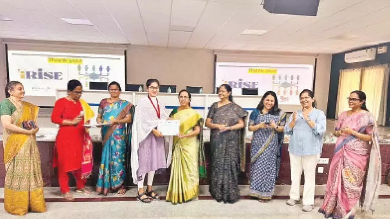 SPMVV में तीन दिवसीय क्षमता निर्माण कार्यशाला का समापन SPMVV में तीन दिवसीय क्षमता निर्माण कार्यशाला का समापन