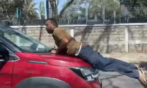 Bengaluru road rage: SUV ड्राइवर के खिलाफ हत्या की कोशिश का केस दर्ज Bengaluru road rage: SUV ड्राइवर के खिलाफ हत्या की कोशिश का केस दर्ज