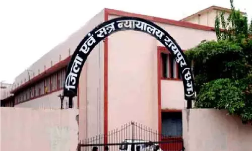 2 बंदी रायपुर कोर्ट परिसर से फरार, तलाश के लिए टीम रवाना