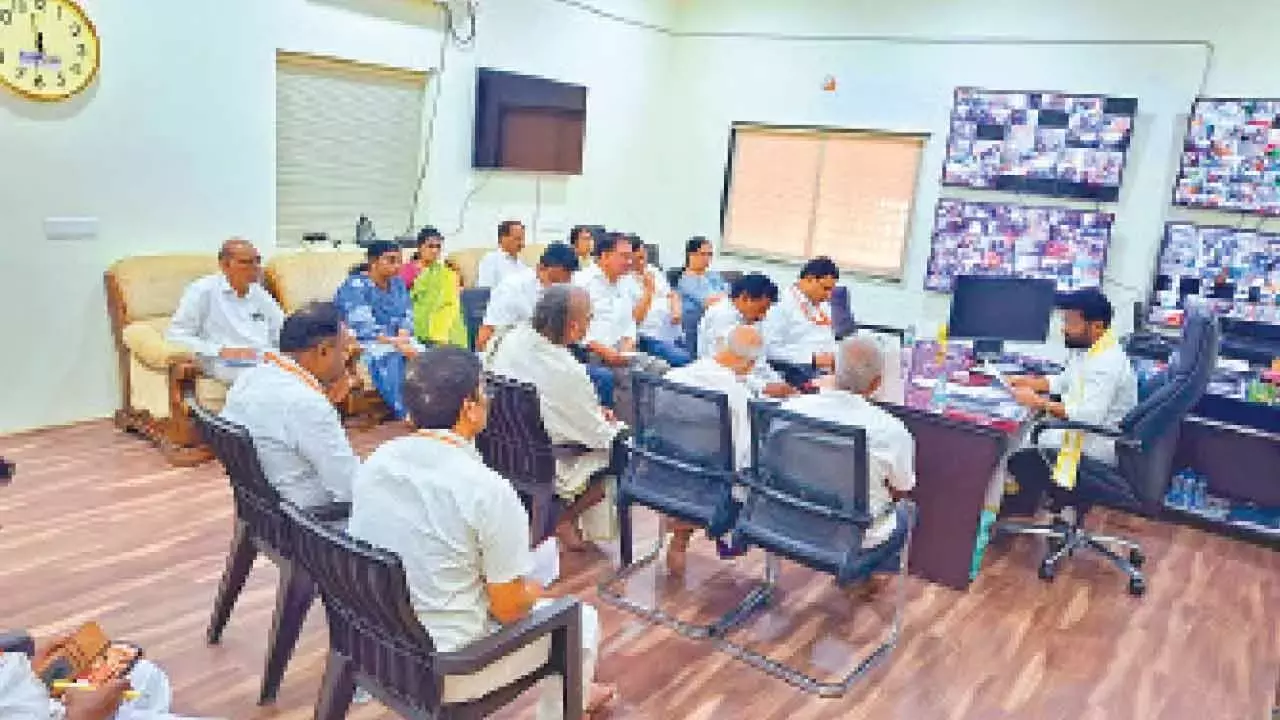 Andhra: महाशिवरात्रि के लिए व्यापक व्यवस्था की गई Andhra: महाशिवरात्रि के लिए व्यापक व्यवस्था की गई