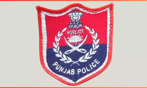 Chandigarh: पंजाब पुलिस की बड़ी रेड, हजारों संदिग्ध पकड़े गए Chandigarh: पंजाब पुलिस की बड़ी रेड, हजारों संदिग्ध पकड़े गए