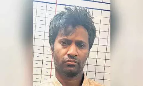 Bengaluru : टेकी ने रिटायर्ड नेवी कैप्टन पिता और डेंटिस्ट मां की हत्या कर दी Bengaluru : टेकी ने रिटायर्ड नेवी कैप्टन पिता और डेंटिस्ट मां की हत्या कर दी