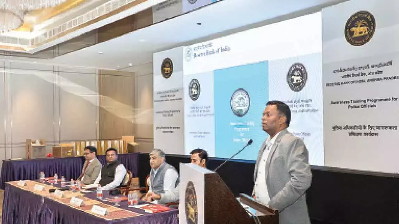 Andhra: RBI और AP CID ने फाइनेंशियल क्राइम के खिलाफ लड़ाई तेज करने के लिए हाथ मिलाया Andhra: RBI और AP CID ने फाइनेंशियल क्राइम के खिलाफ लड़ाई तेज करने के लिए हाथ मिलाया