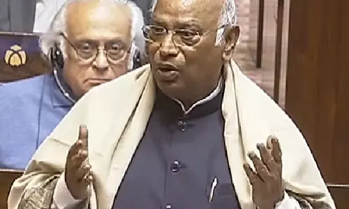 Kharge ने जातिगत भेदभाव की निंदा की, ओडिशा आंगनवाड़ी बहिष्कार पर प्रकाश डाला Kharge ने जातिगत भेदभाव की निंदा की, ओडिशा आंगनवाड़ी बहिष्कार पर प्रकाश डाला