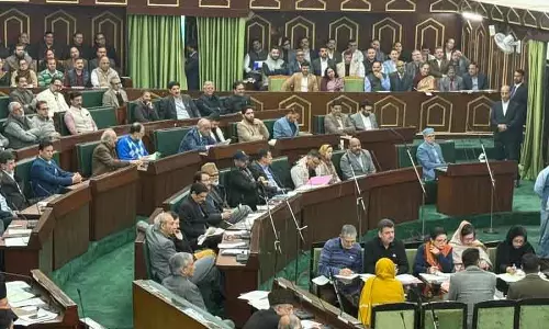 Jammu -Kashmir में 77,000 से ज़्यादा पद खाली, भरने की प्रक्रिया जारी: सरकार Jammu -Kashmir में 77,000 से ज़्यादा पद खाली, भरने की प्रक्रिया जारी: सरकार
