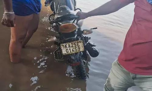River में 3 बाइक मिलीं; सबूत मिटाने के लिए फेंके जाने का शक River में 3 बाइक मिलीं; सबूत मिटाने के लिए फेंके जाने का शक