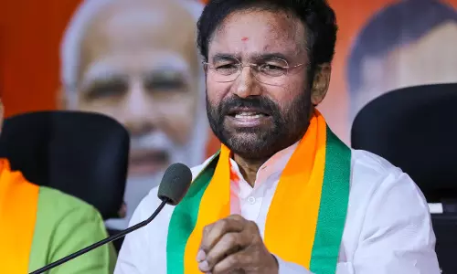 Kishan Reddy ने तेलंगाना में नगर निगमों के बंटवारे को गैर-कानूनी बताया Kishan Reddy ने तेलंगाना में नगर निगमों के बंटवारे को गैर-कानूनी बताया