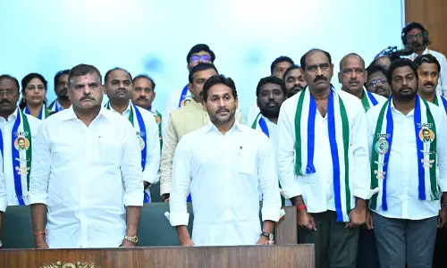 YSRCP: आंध्र की गठबंधन सरकार ने राज्यपाल से विधानसभा में झूठ बुलवाया