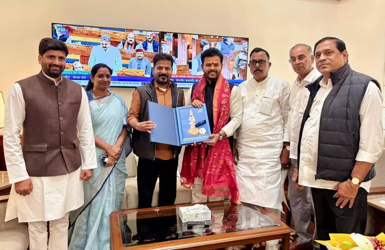 Revanth रेड्डी ने नागरिक उड्डयन मंत्री से मुलाकात की Revanth रेड्डी ने नागरिक उड्डयन मंत्री से मुलाकात की