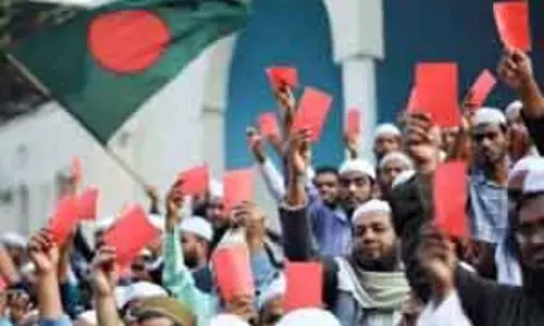 Bangladesh में 2024 के विद्रोह के बाद आज पहले चुनाव में वोटिंग Bangladesh में 2024 के विद्रोह के बाद आज पहले चुनाव में वोटिंग
