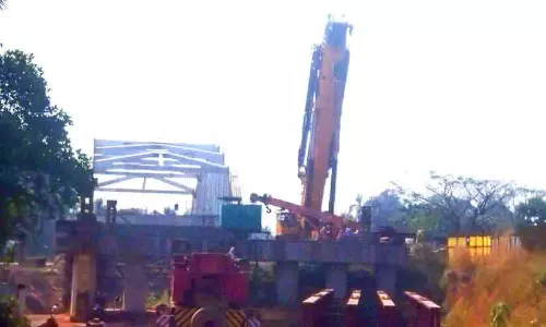 Railway ने हरी झंडी दे दी; डोमेस्टिक ट्रैक पर फ्लाईओवर बनाने के लिए कदम उठाए जाएंगे Railway ने हरी झंडी दे दी; डोमेस्टिक ट्रैक पर फ्लाईओवर बनाने के लिए कदम उठाए जाएंगे