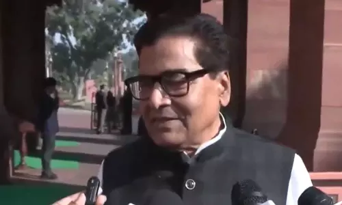 SP सांसद राम गोपाल यादव ने भारत बंद के विरोध प्रदर्शनों को लेकर केंद्र सरकार की आलोचना की SP सांसद राम गोपाल यादव ने भारत बंद के विरोध प्रदर्शनों को लेकर केंद्र सरकार की आलोचना की