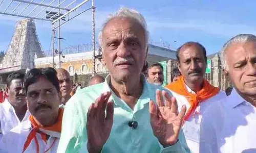तिरुमाला लड्डू में मिलावट पर CPI नारायण की सनसनीखेज टिप्पणी तिरुमाला लड्डू में मिलावट पर CPI नारायण की सनसनीखेज टिप्पणी