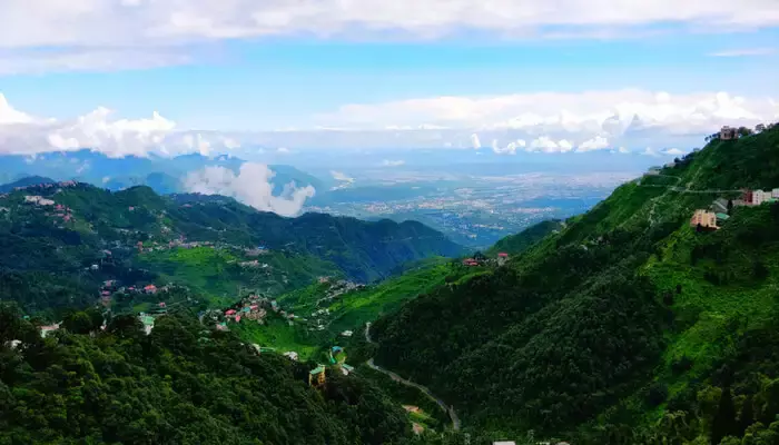 Dehradun: देहरादून में साफ आसमान, मौसम खुशनुमा