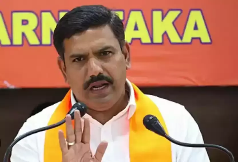 Bengaluru: कांग्रेस सरकार पर स्वास्थ्य व्यवस्था को लेकर हमला Bengaluru: कांग्रेस सरकार पर स्वास्थ्य व्यवस्था को लेकर हमला