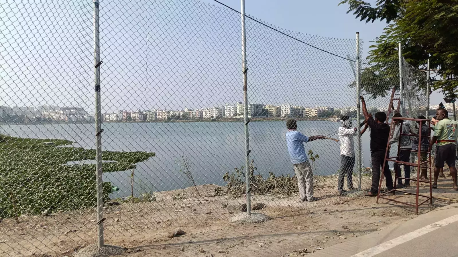 Telangana : हाइड्रा ने प्रगतिनगर झील के पास से 145 ट्रक कचरा हटाया Telangana : हाइड्रा ने प्रगतिनगर झील के पास से 145 ट्रक कचरा हटाया